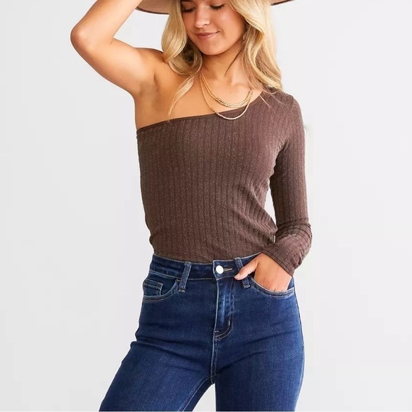 Willow + Root One Shoulder Top - Picture 1 of 3